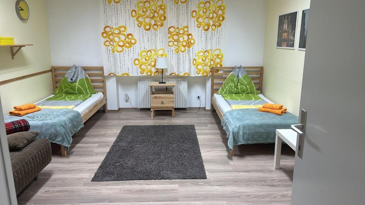 Budget Studio Near Prater Wenen Buitenkant foto