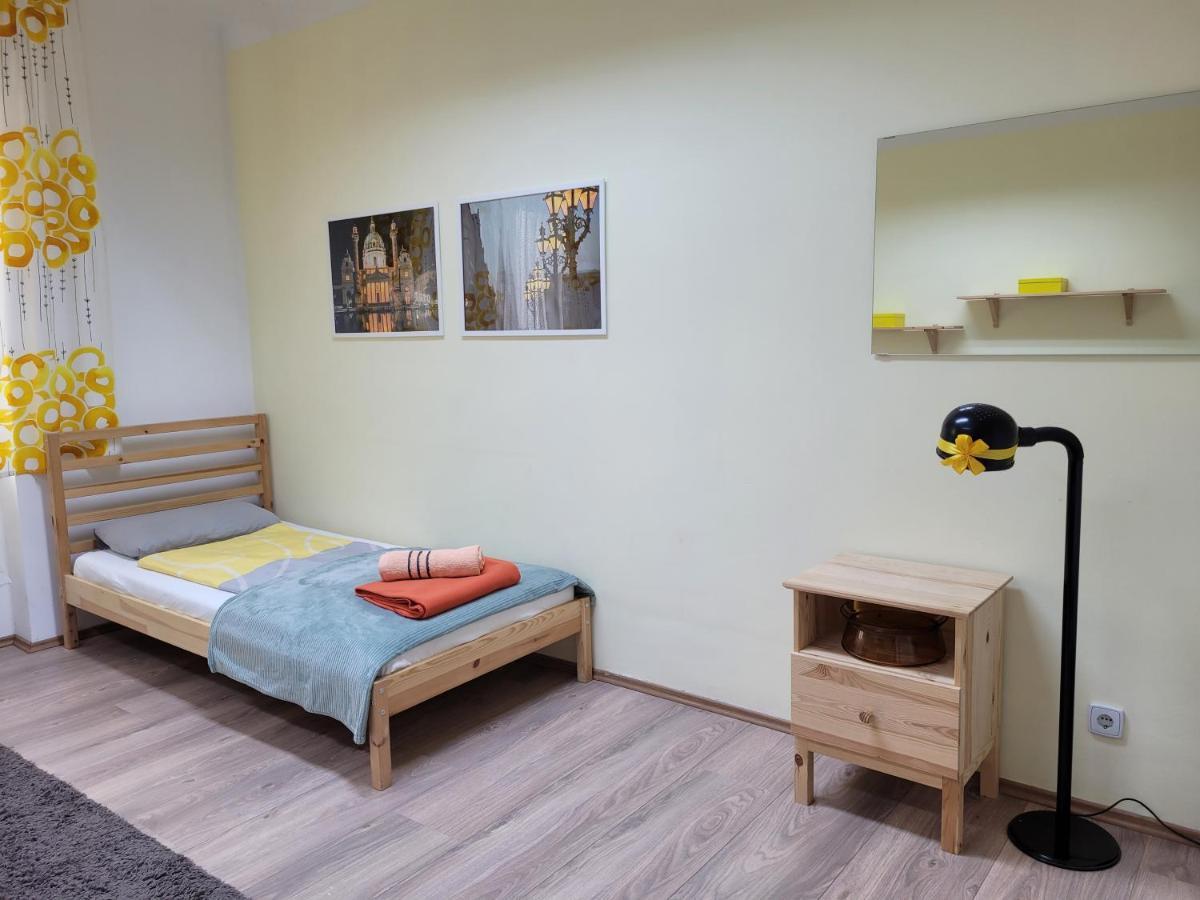Budget Studio Near Prater Wenen Buitenkant foto