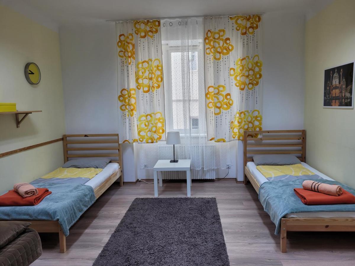 Budget Studio Near Prater Wenen Buitenkant foto
